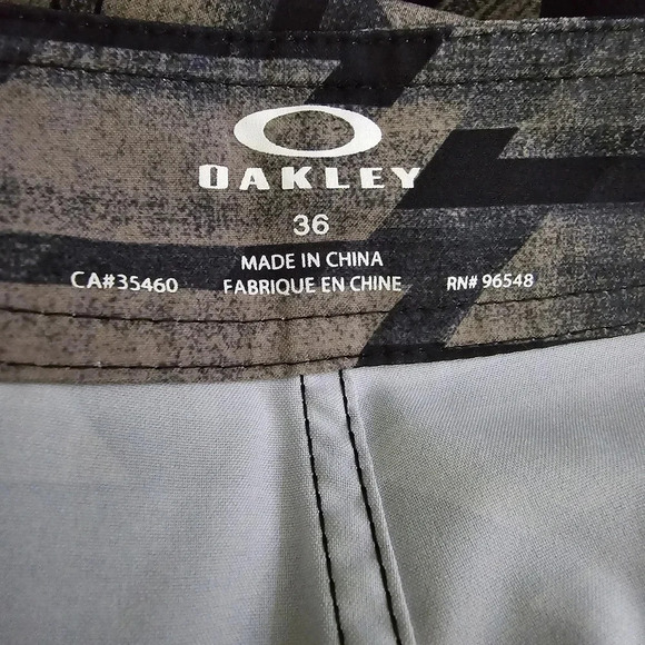 Oakley Board Short Men's 34 Swim Trunks Drawstring Pockets Geometric Pattern - Picture 9 of 10